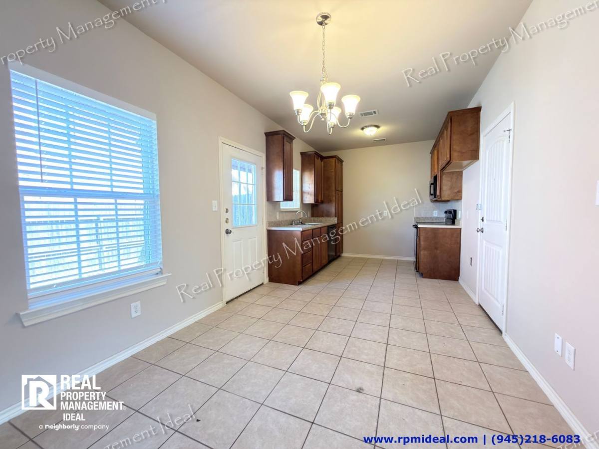 House for rent at 916 Parkplace Ridge, Princeton, TX 75407