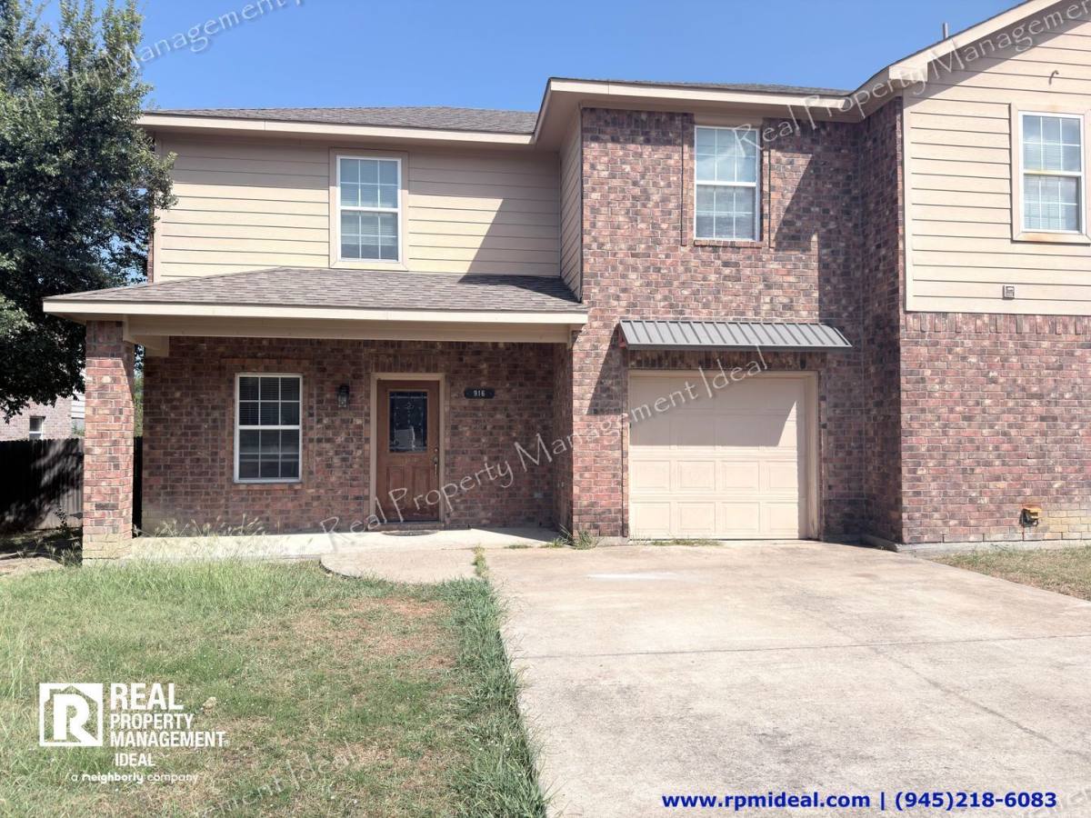 House for rent at 916 Parkplace Ridge, Princeton, TX 75407