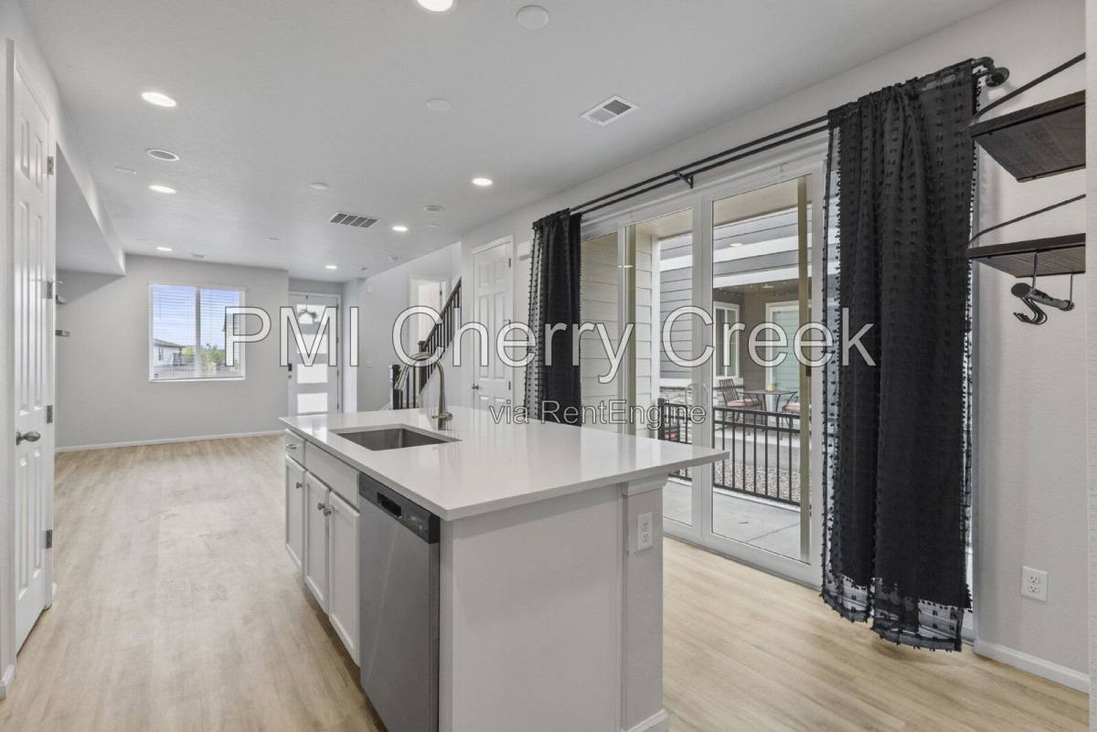 Townhouse for rent at 80 S Trussville St, Aurora, CO 80018