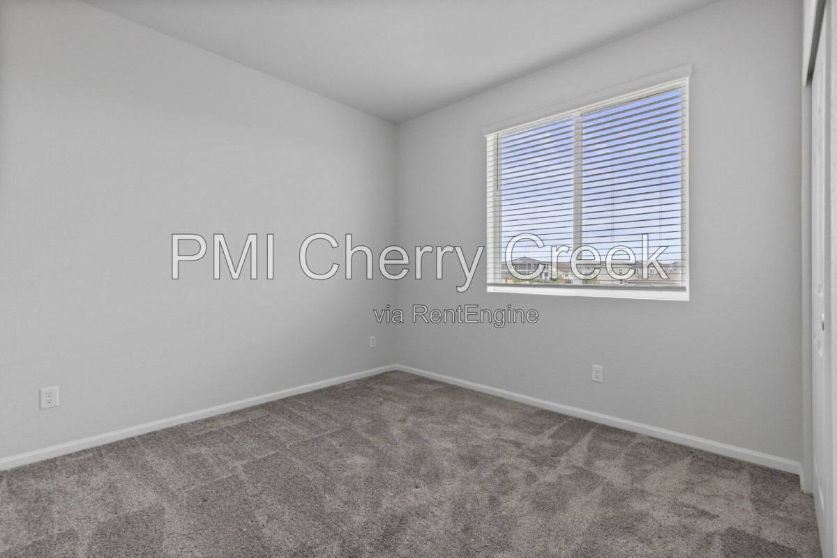 Townhouse for rent at 80 S Trussville St, Aurora, CO 80018