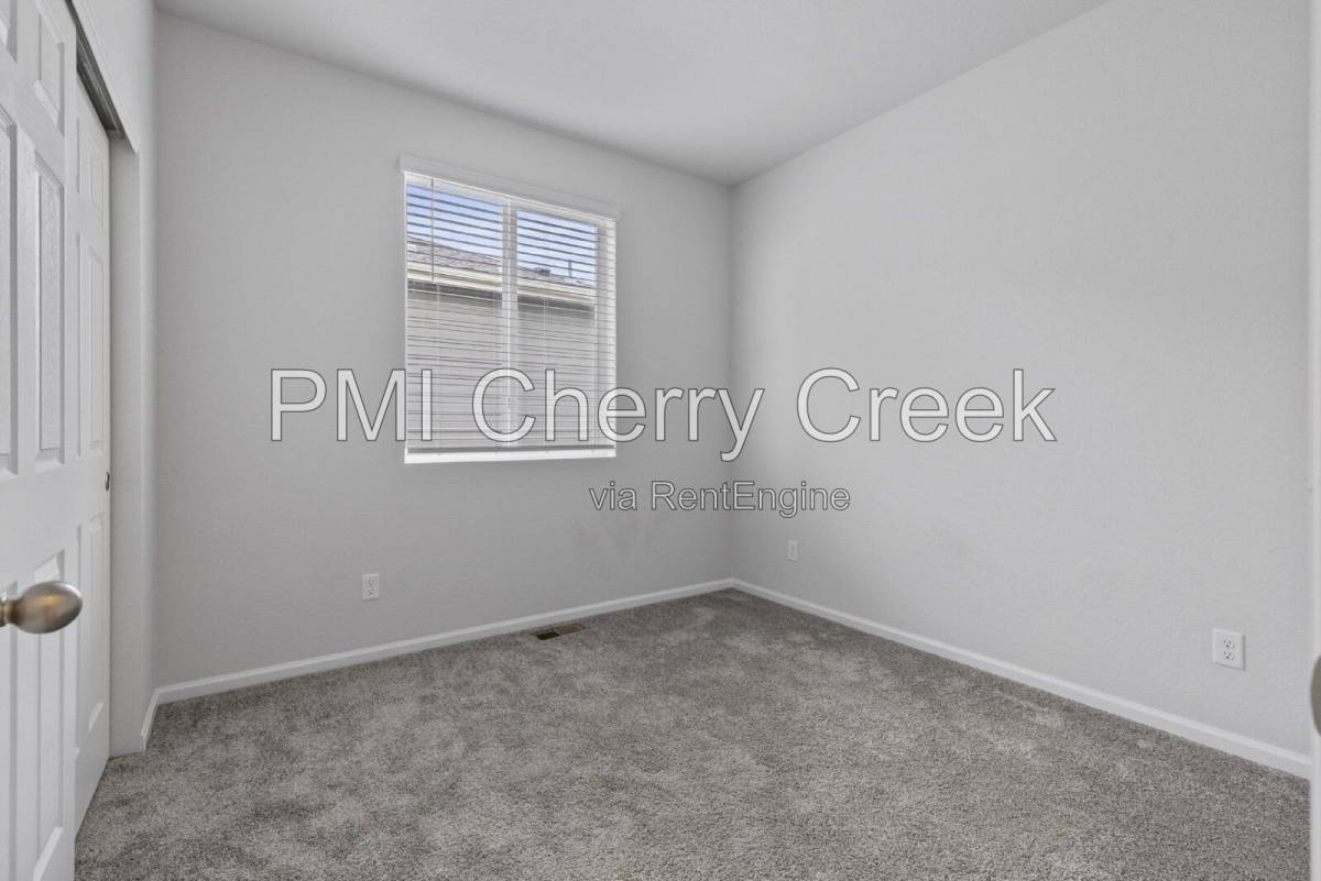 Townhouse for rent at 80 S Trussville St, Aurora, CO 80018