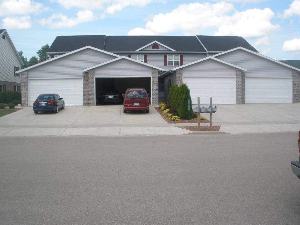 Townhouse for rent at 6707 Windsor Ridge Lane, Windsor, WI 53598