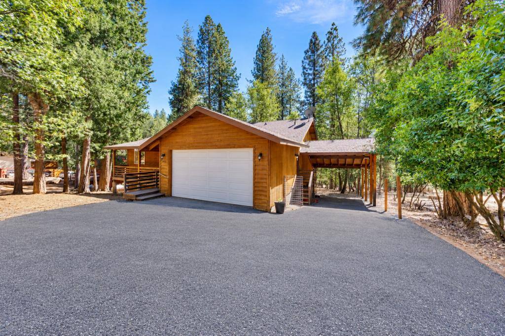 House for rent at 5430 Wisteria Rd, Pollock Pines, CA 95726