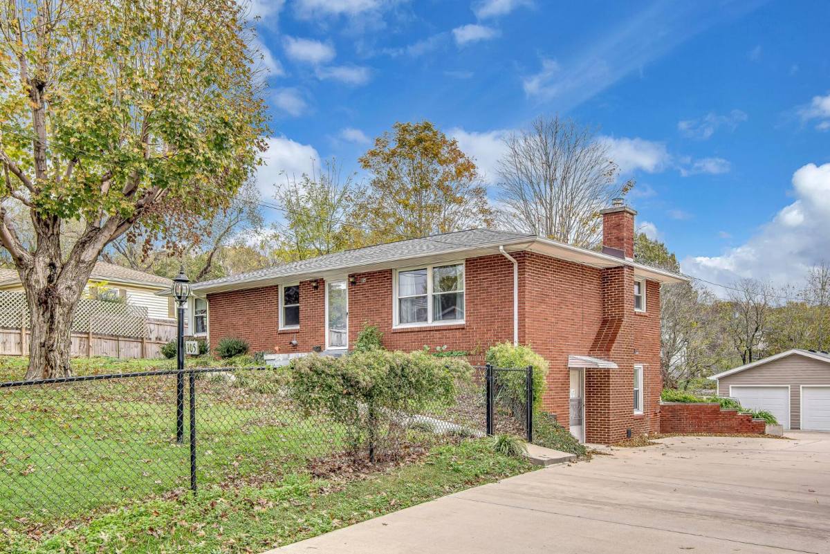 House for rent at 105 N Poole St, Ashland City, TN 37015