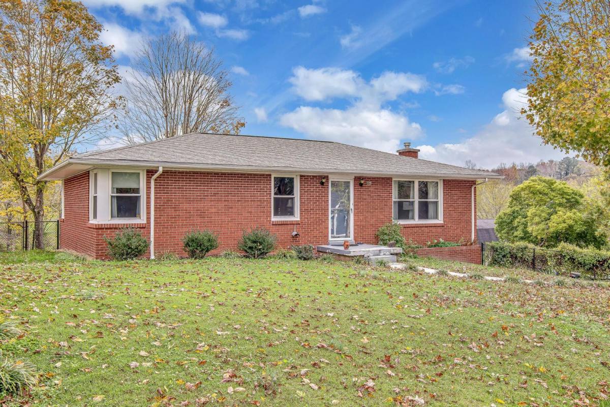 House for rent at 105 N Poole St, Ashland City, TN 37015