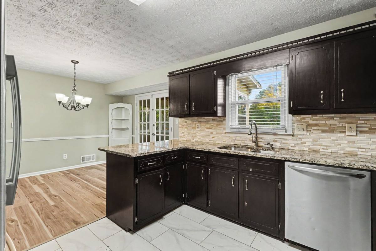 House for rent at 3030 Green Meadow Lane, Snellville, GA 30078