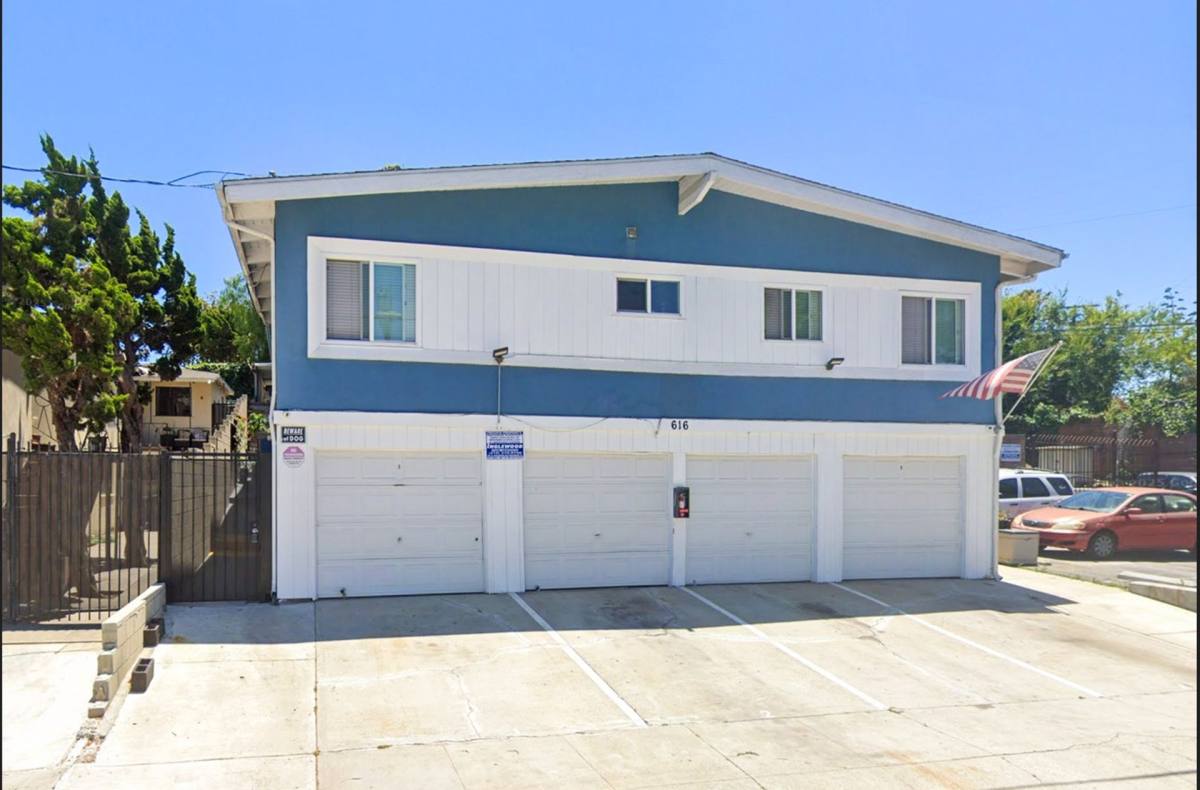 Apartment for rent at 616 Kew St, Inglewood, CA 90302