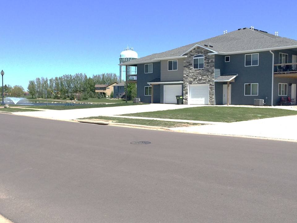 Townhouse for rent at 400 N Main St, Tea, SD 57064