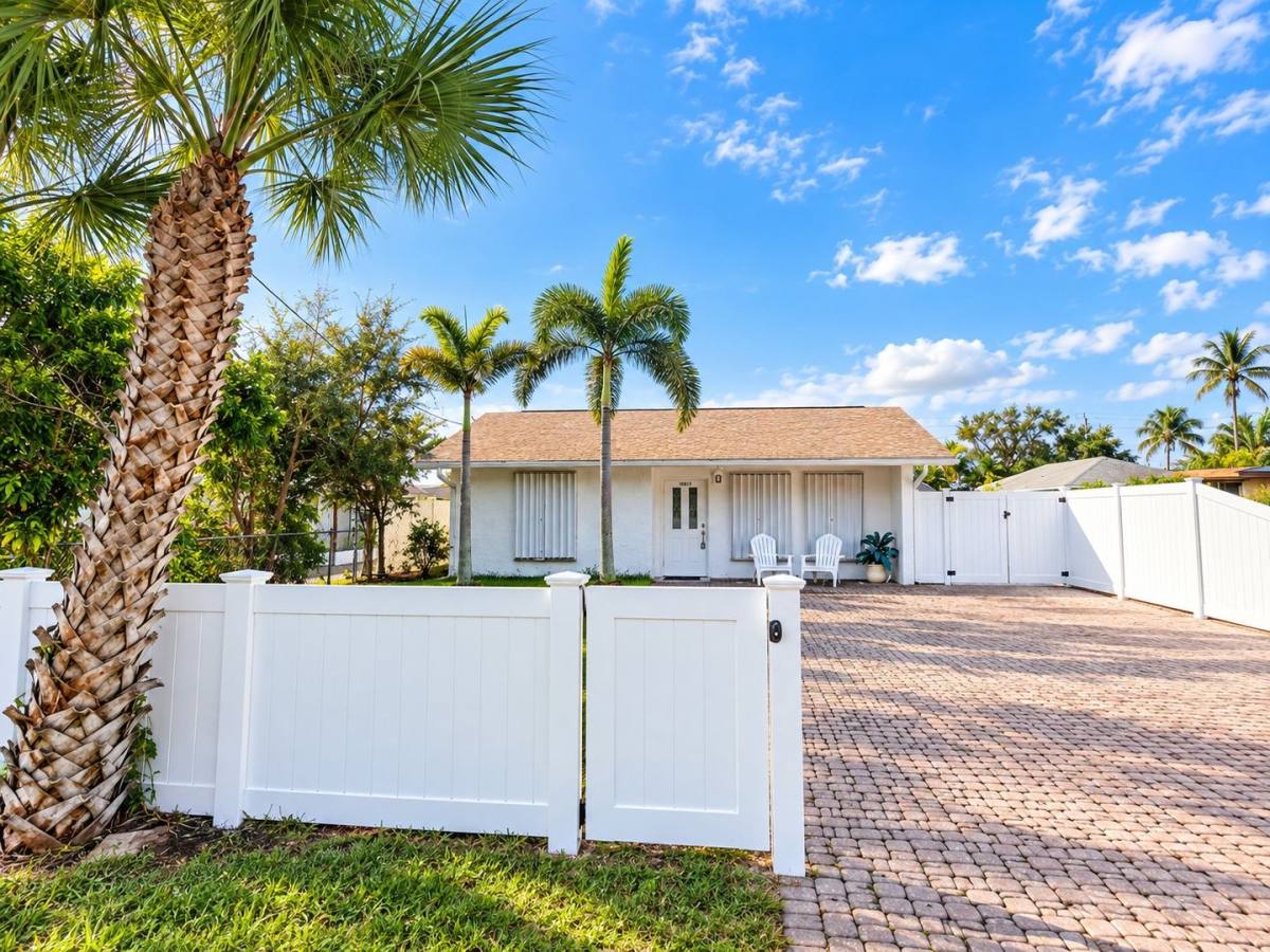 House for rent at 1294 Highlands Dr, Naples, FL 34103