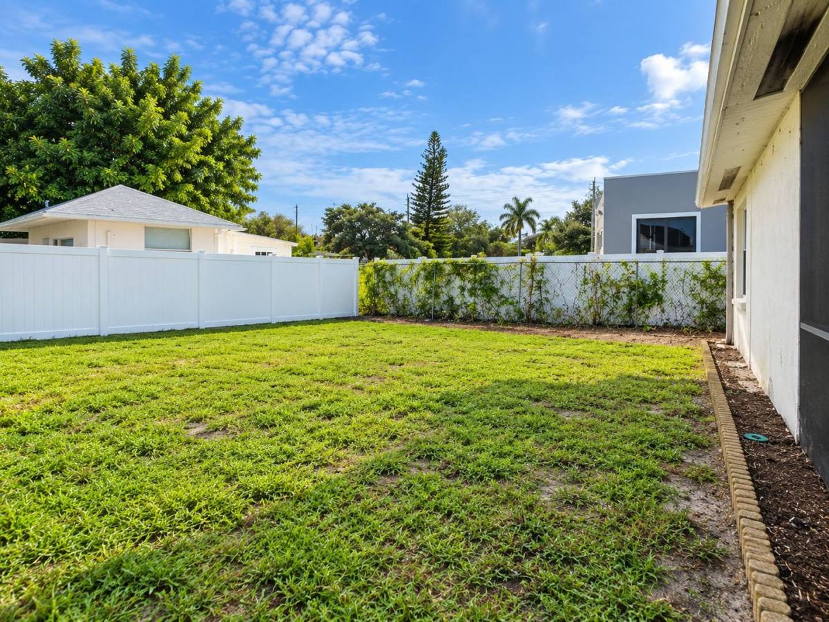 House for rent at 1294 Highlands Dr, Naples, FL 34103