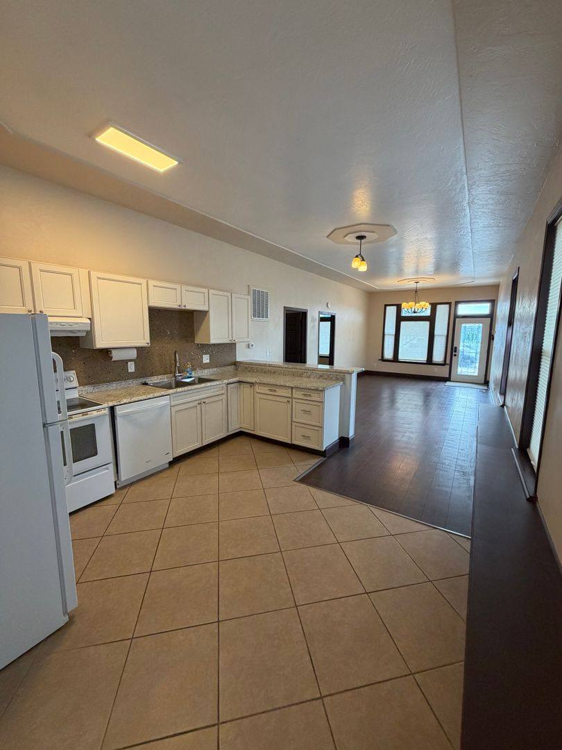 Apartment for rent at 941- 943 W Granite, Butte, MT 59701
