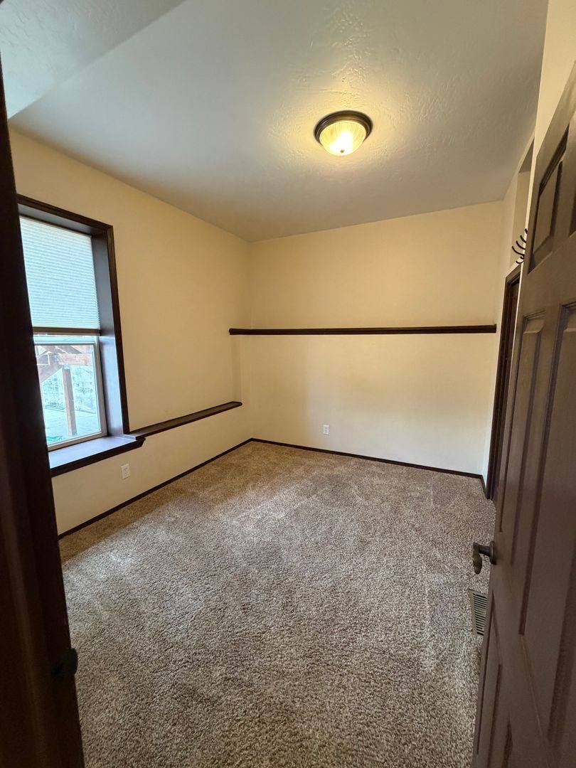 Apartment for rent at 941- 943 W Granite, Butte, MT 59701