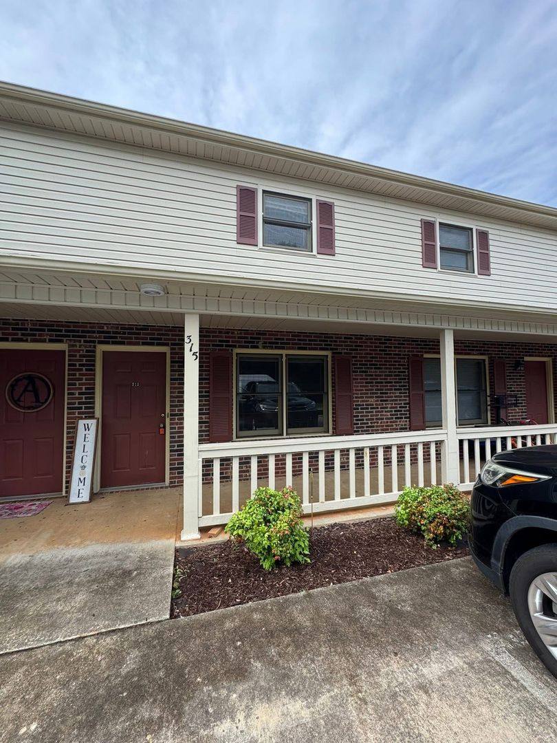 Townhouse for rent at 312-323 Delmar St, Hudson, NC 28638