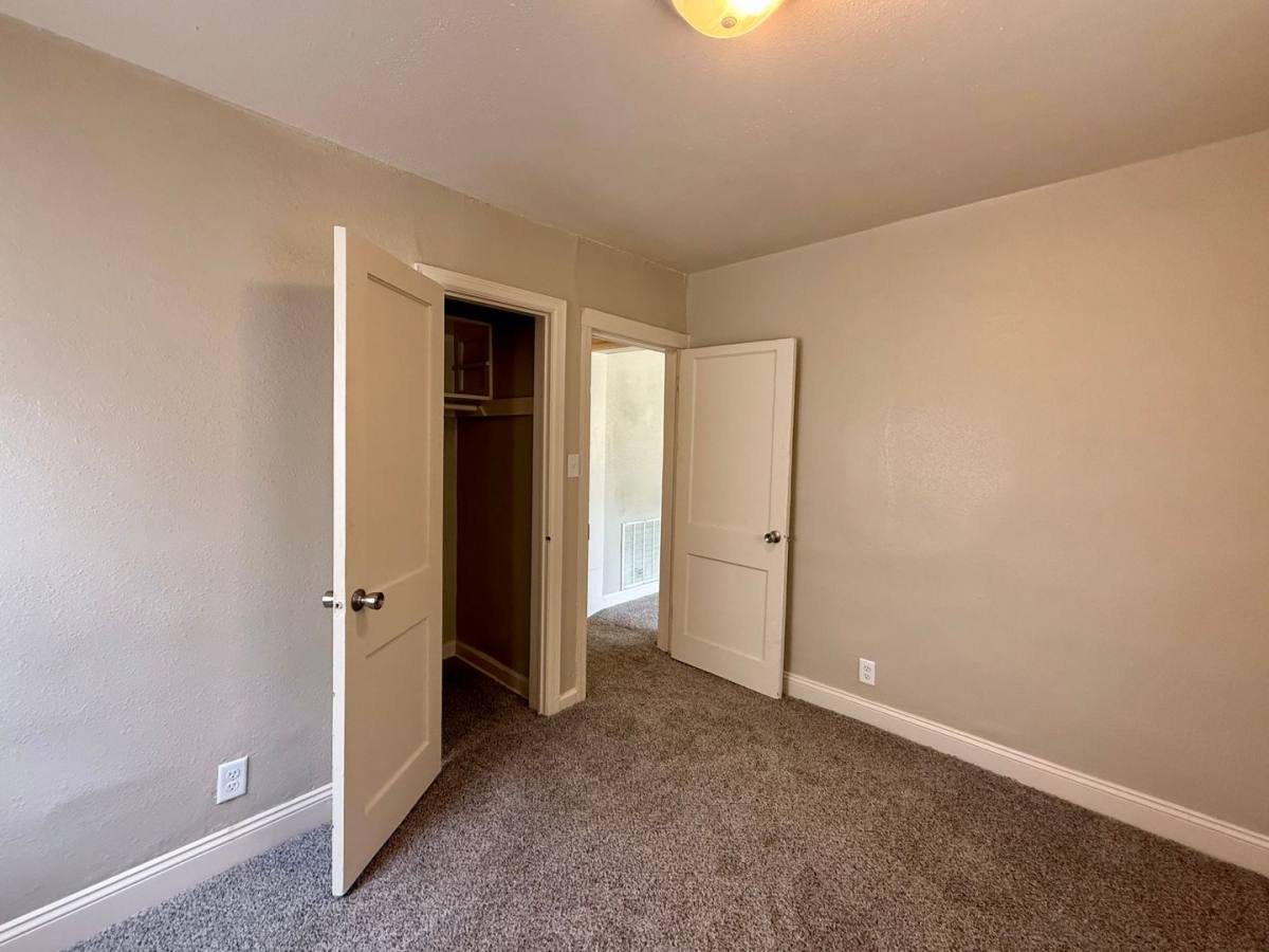 House for rent at 607 S Fountain St, Wichita, KS 67218