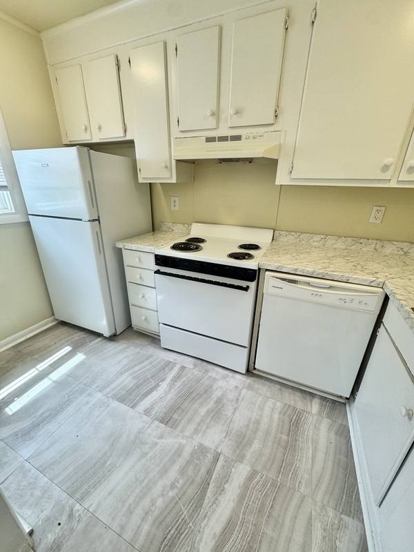 Townhouse for rent at 3925 Keswick Court, Richmond, VA 23234