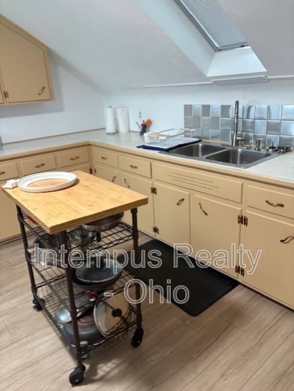 930 1/2 Mansell Dr, Youngstown, OH 44505 - Apartment for Rent - Image 2