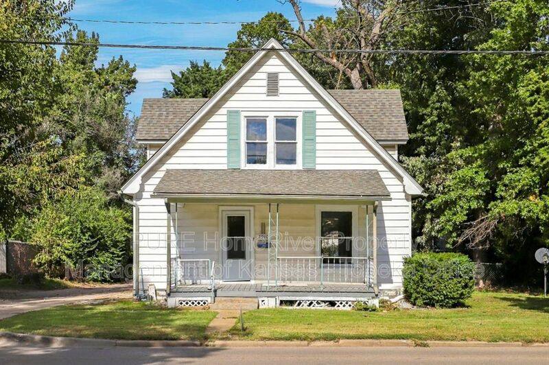 House for rent at 2910 SW 17th St, Topeka, KS 66604