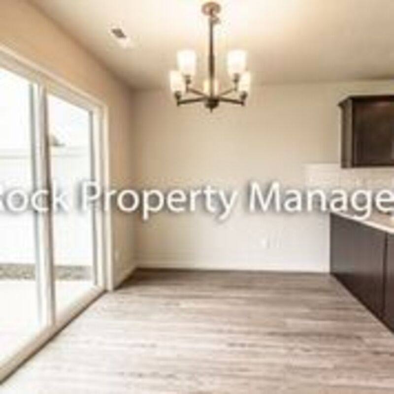 Townhouse for rent at 2009 N Flora Rd, Greenacres, WA 99016