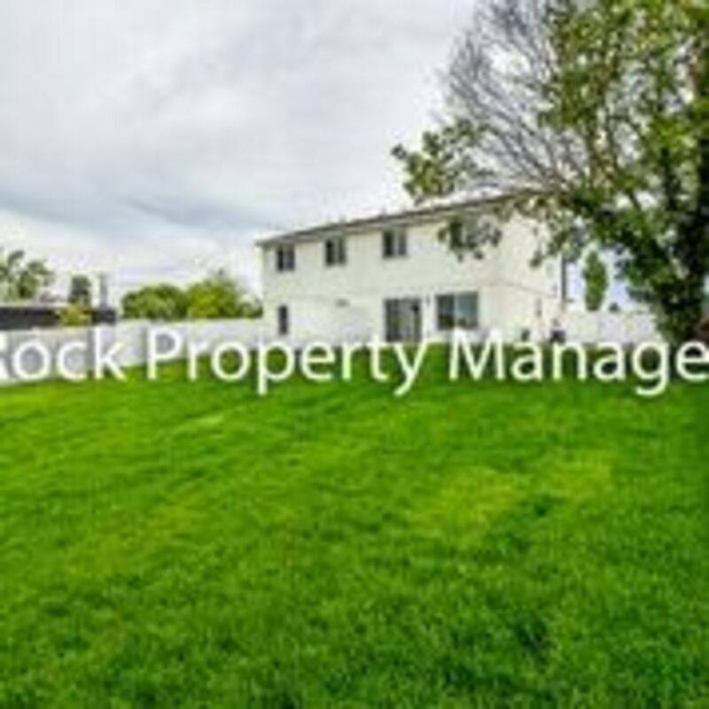 Townhouse for rent at 2009 N Flora Rd, Greenacres, WA 99016