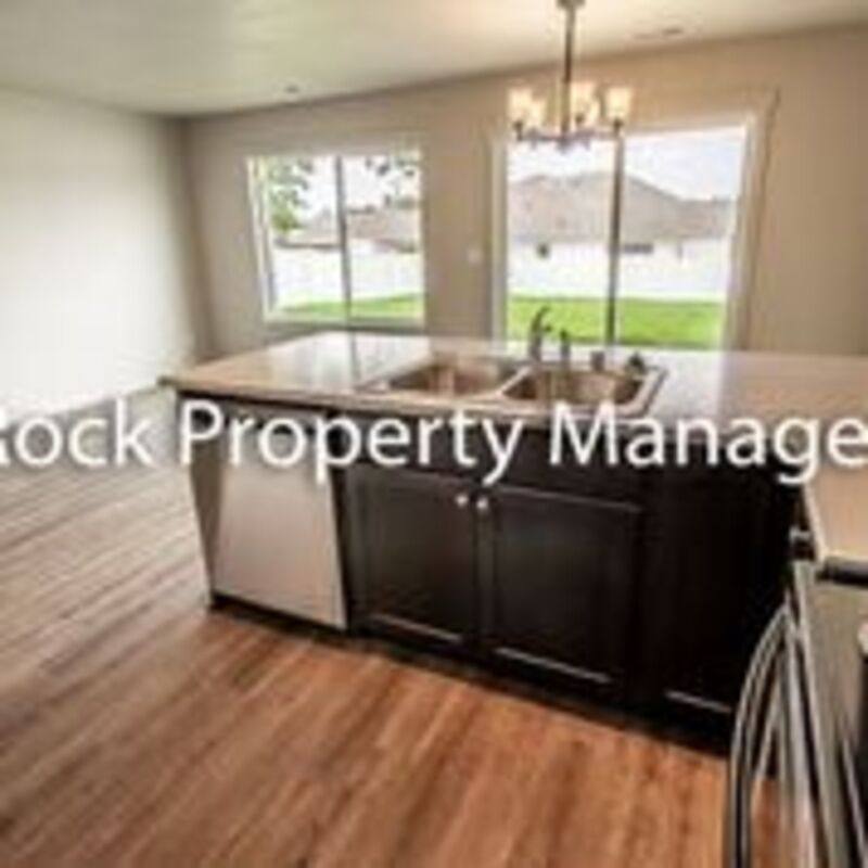 Townhouse for rent at 2009 N Flora Rd, Greenacres, WA 99016