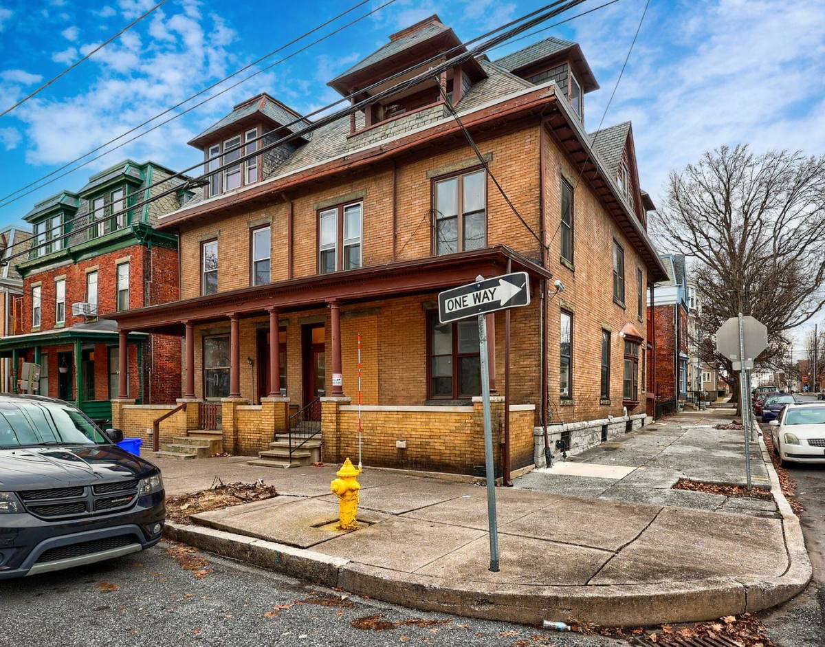 Apartment for rent at 1801 Green St, Harrisburg, PA 17102