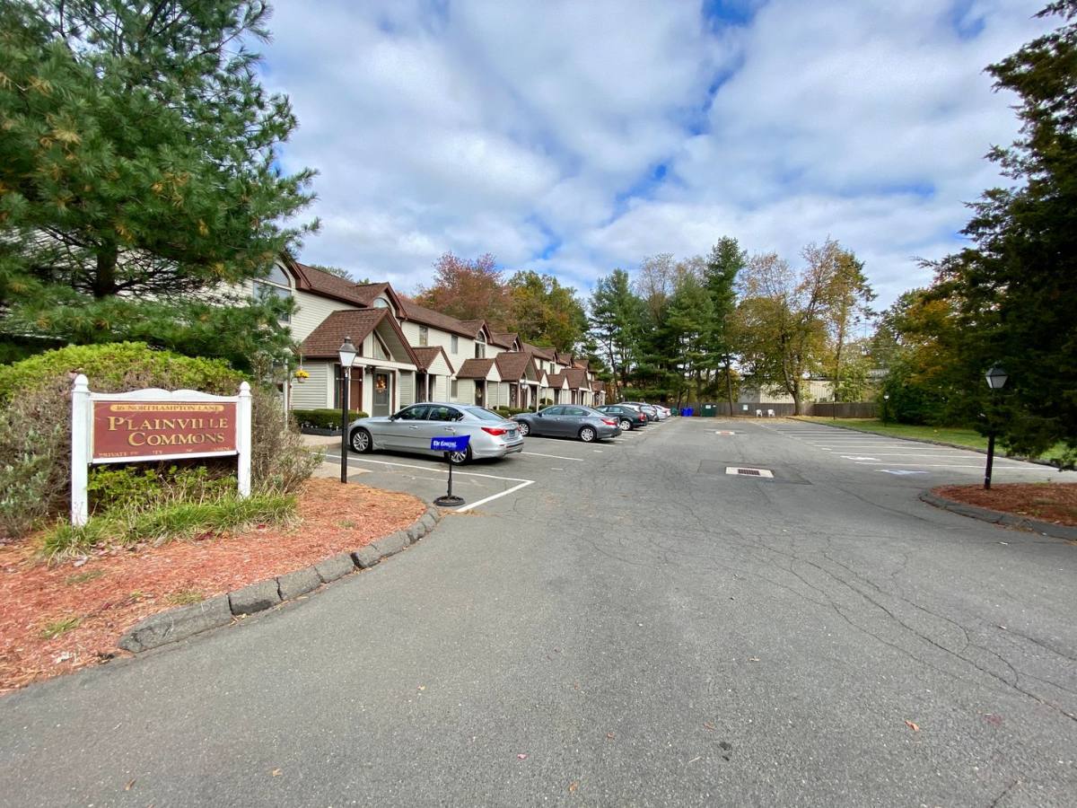 Townhouse for rent at 16 Northampton Lane, Plainville, CT 06062