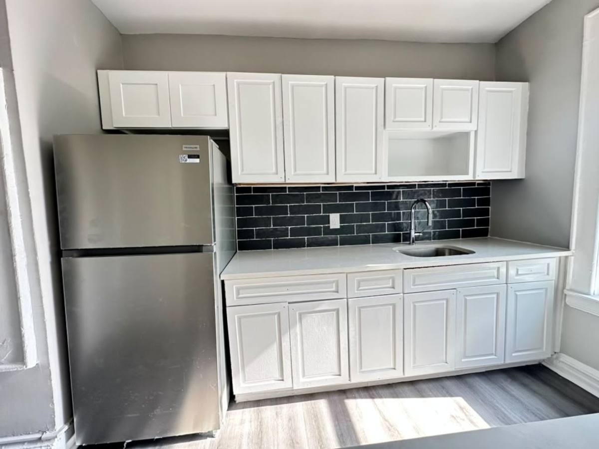 Apartment for rent at 182 N Arlington Ave, East Orange, NJ 07017