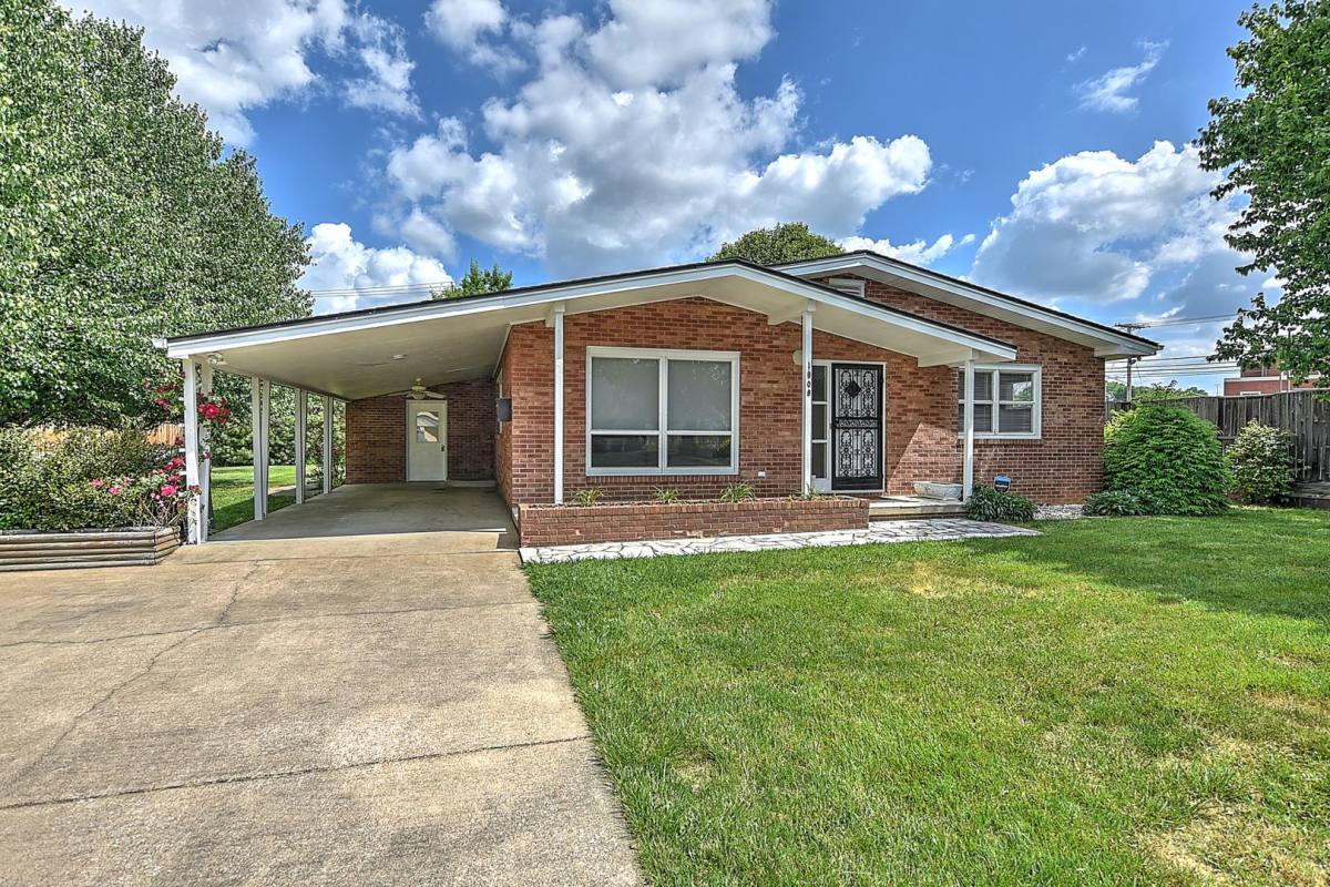 House for rent at 1808 Sherwood Place, Kingsport, TN 37663