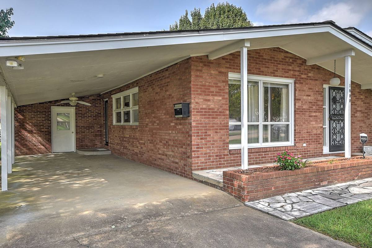 House for rent at 1808 Sherwood Place, Kingsport, TN 37663