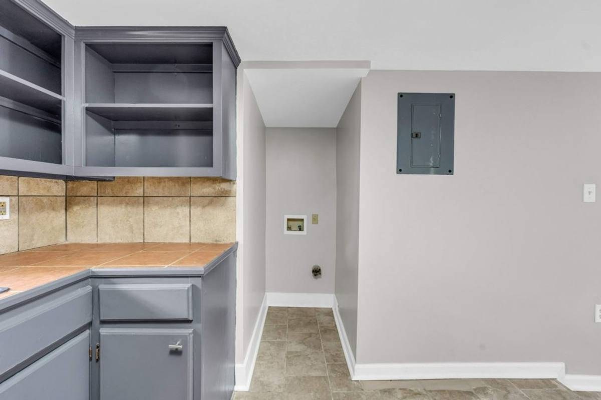 Apartment for rent at 338 N Church St, Tupelo, MS 38804