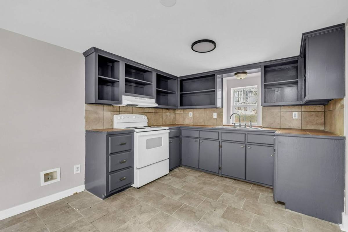 Apartment for rent at 338 N Church St, Tupelo, MS 38804