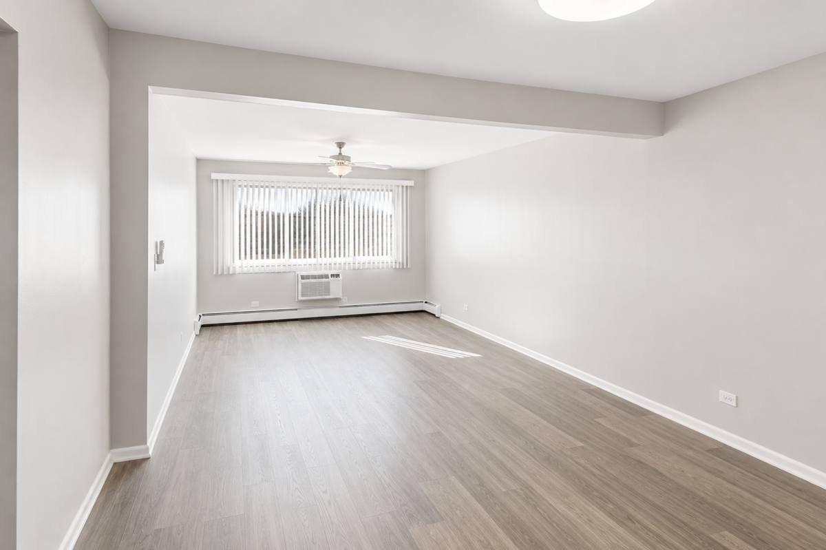 Apartment for rent at 711 S Milwaukee Ave, Libertyville, IL 60048