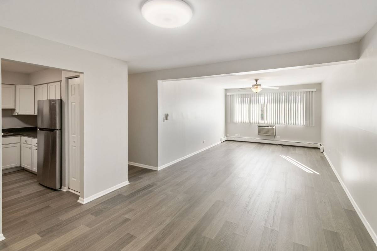 Apartment for rent at 711 S Milwaukee Ave, Libertyville, IL 60048