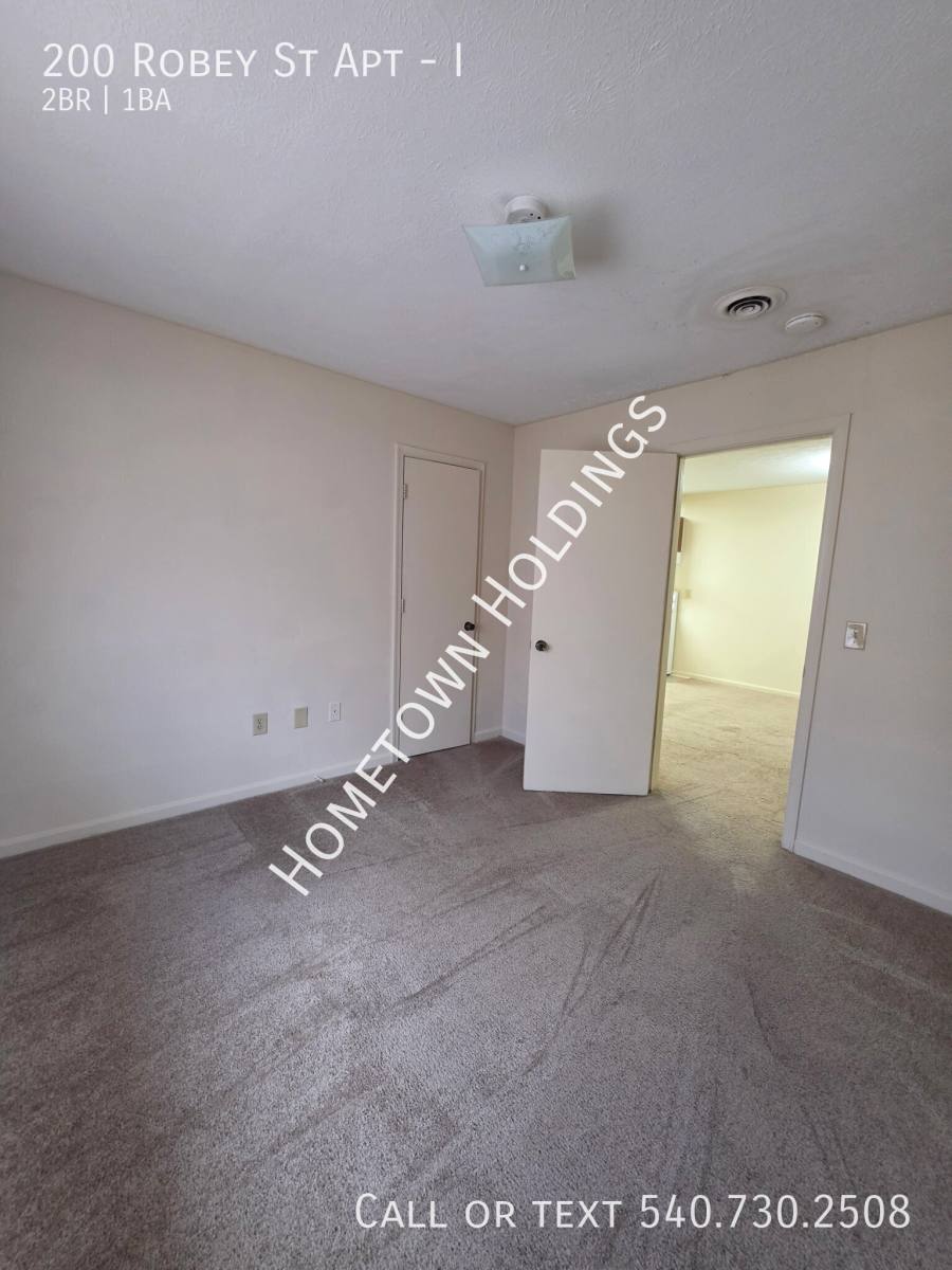 Apartment for rent at 200 Robey St #I, Radford, VA 24141