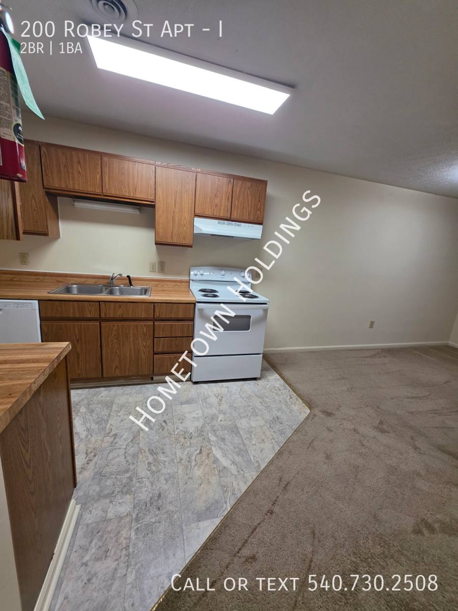 Apartment for rent at 200 Robey St #I, Radford, VA 24141