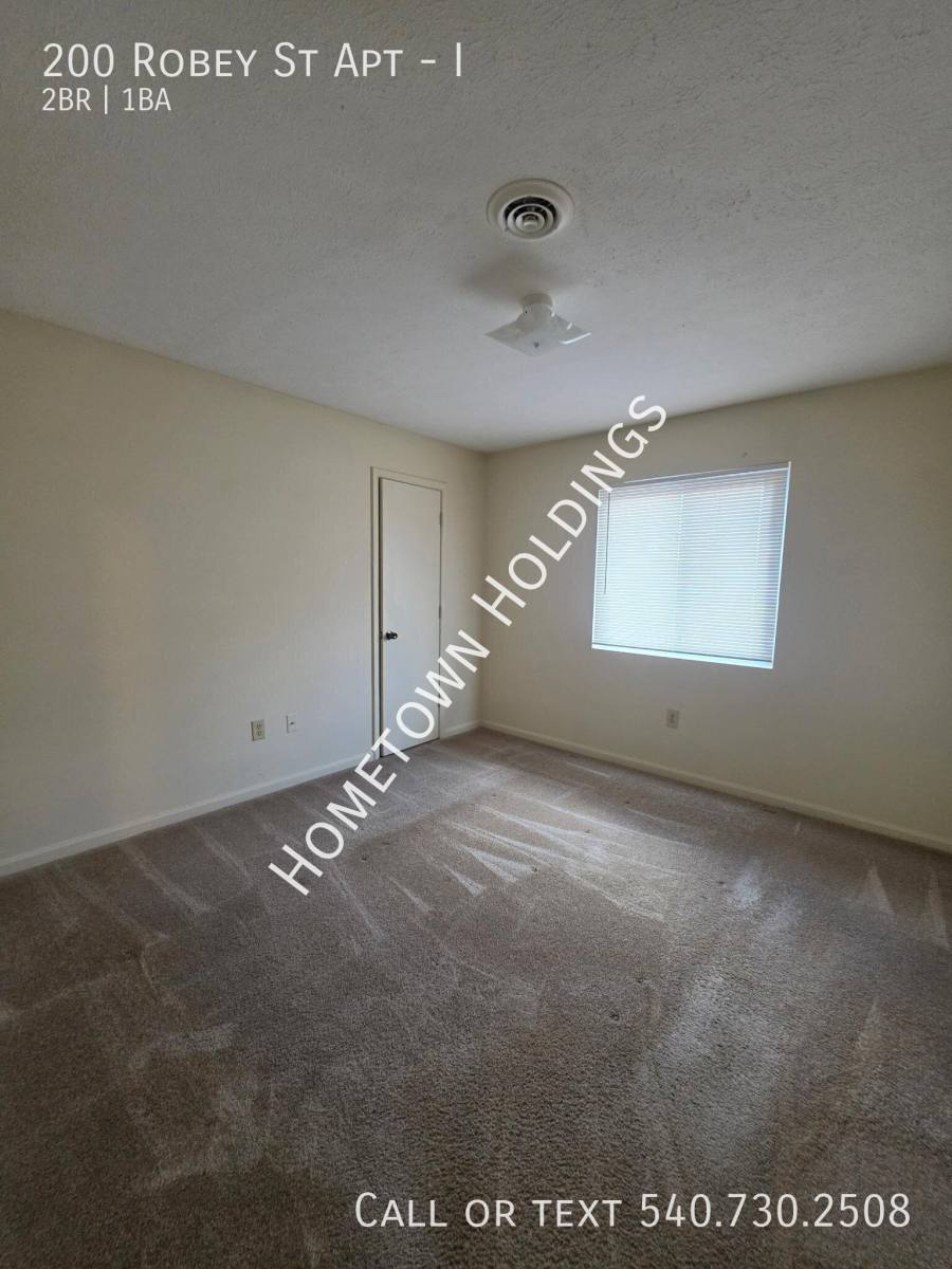 Apartment for rent at 200 Robey St #I, Radford, VA 24141