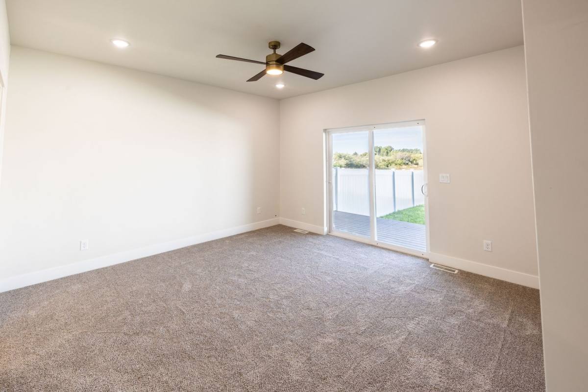 House for rent at 676 S Idaho Ave, Sugar City, ID 83448