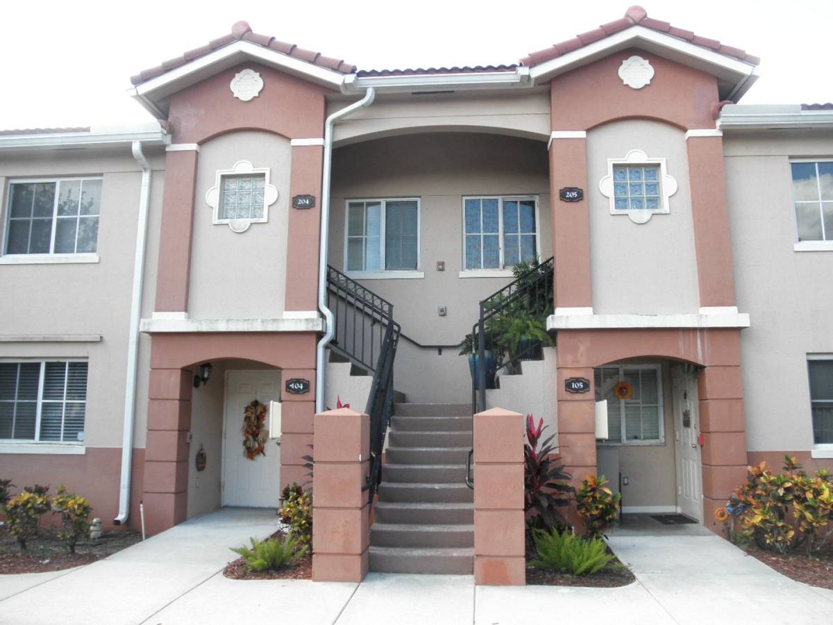 House for rent at 3482 Briar Bay Blvd #204, West Palm Beach, FL 33411