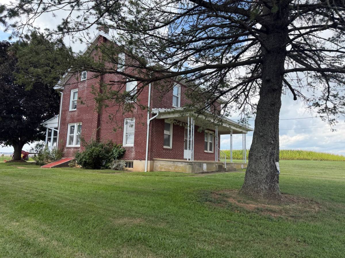 House for rent at 7144 Susquehanna Trail, York, PA 17403
