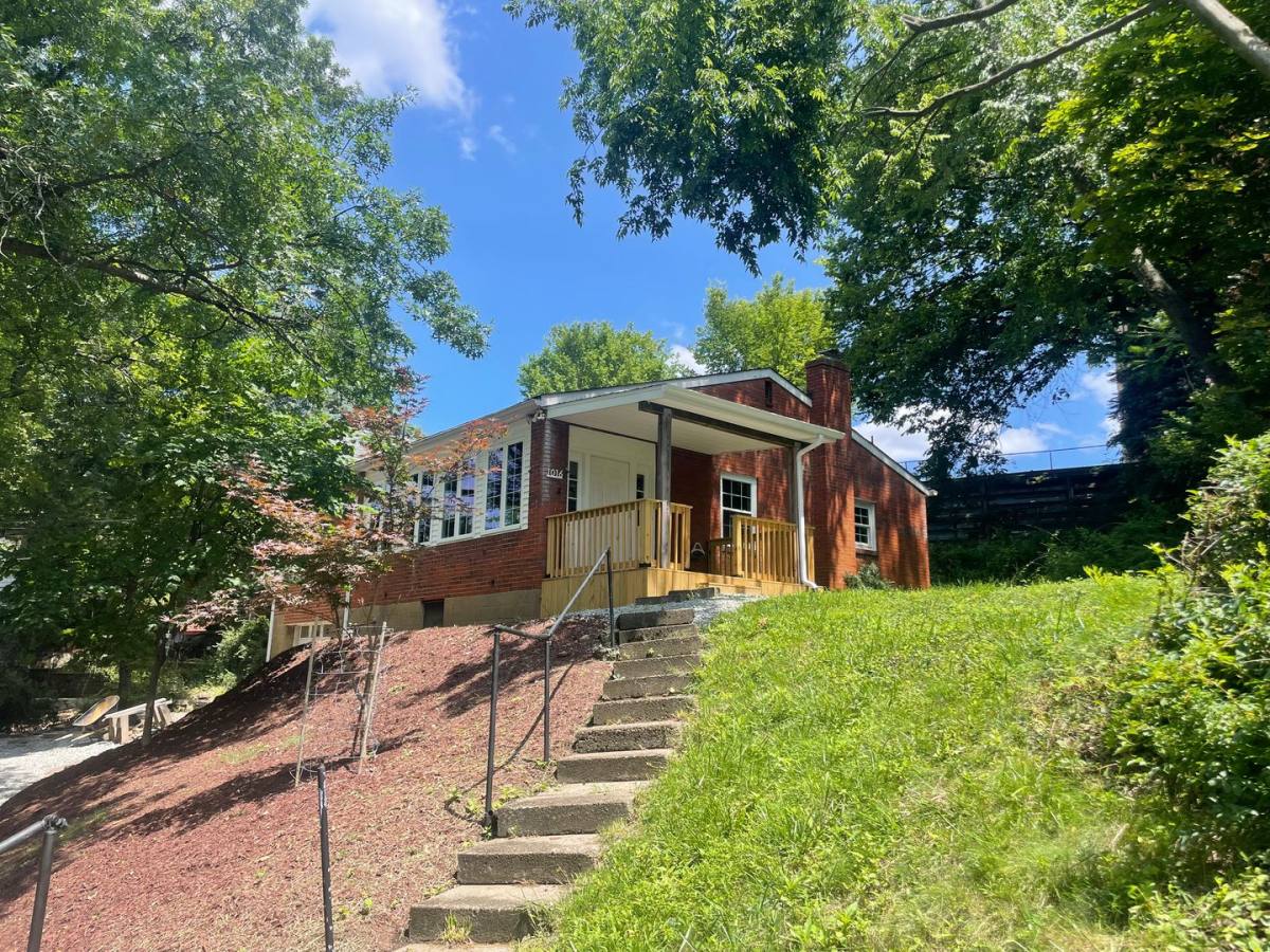 House for rent at 1016 Weber St, Pittsburgh, PA 15221