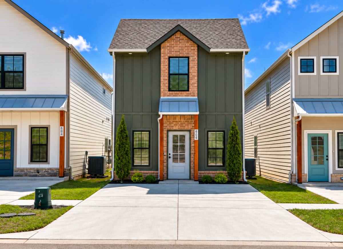 Townhouse for rent at 606 W 2nd St #100, Edmond, OK 73003