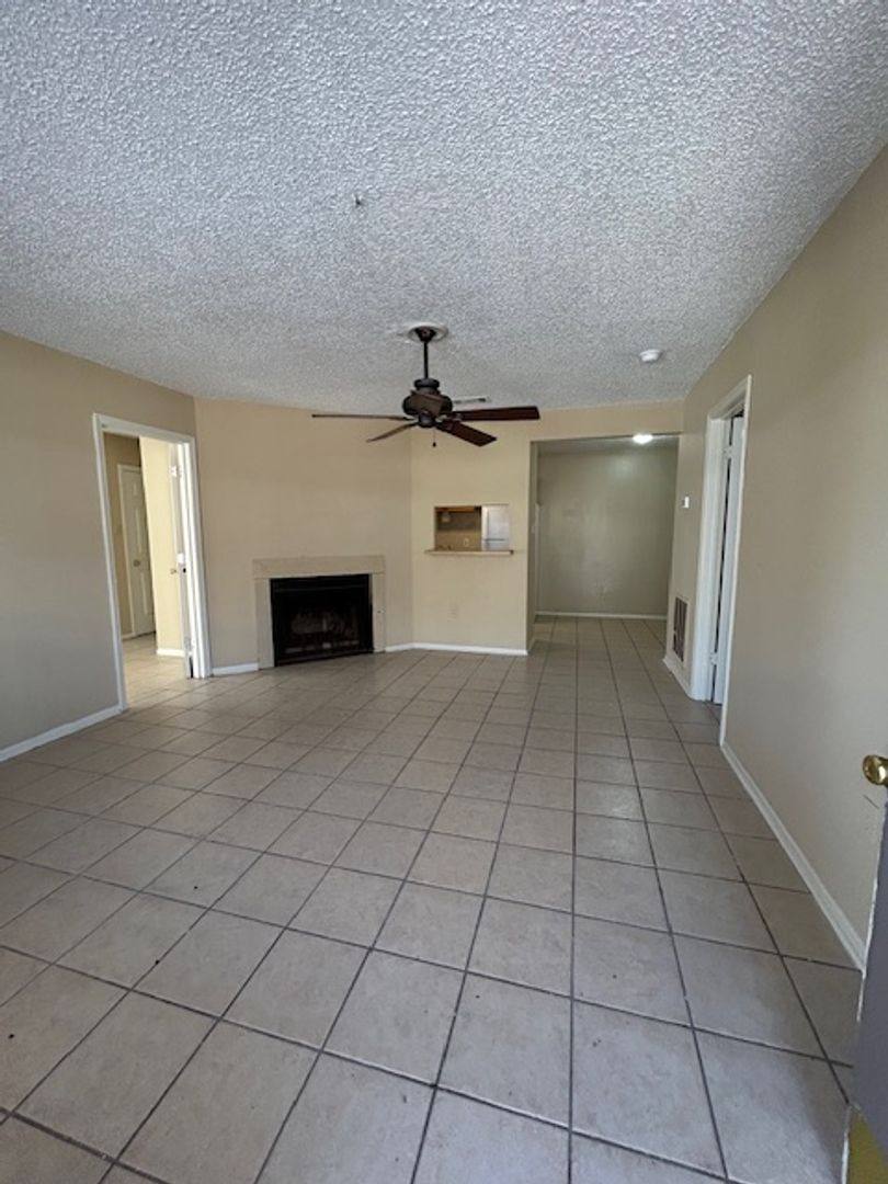 Apartment for rent at Ben Hammond Manor, 751 Hammond Manor, Baton Rouge, LA 70816