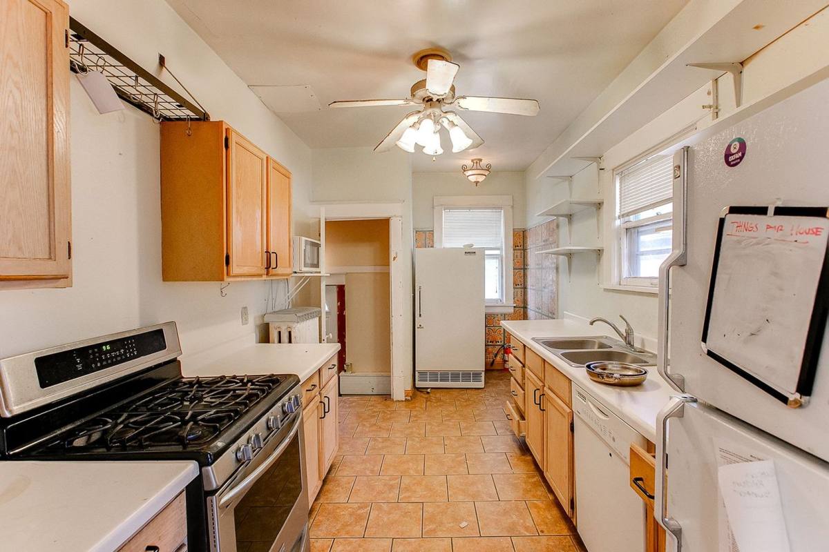 House for rent at 1660 Hewitt Ave, St. Paul, MN 55104