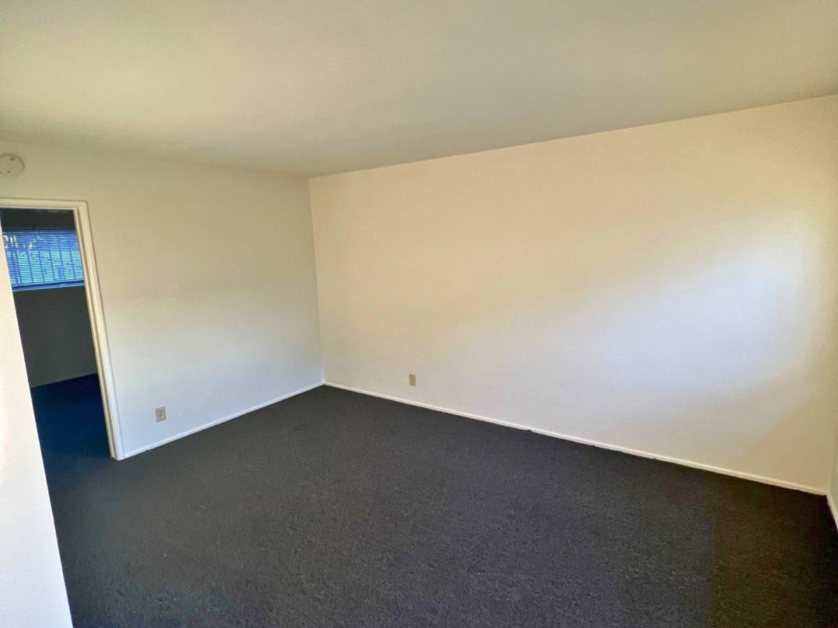 Apartment for rent at 1426-1438 W Summit St, Long Beach, CA 90810