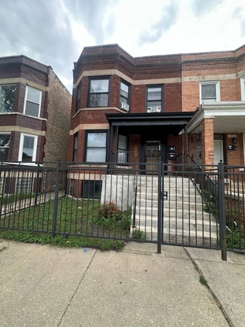 Apartment for rent at 6804 S Champlain Ave, Chicago, IL 60637
