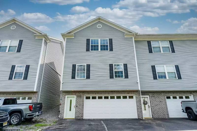 Townhouse for rent at 1008 W Canyon Rd, Morgantown, WV 26508