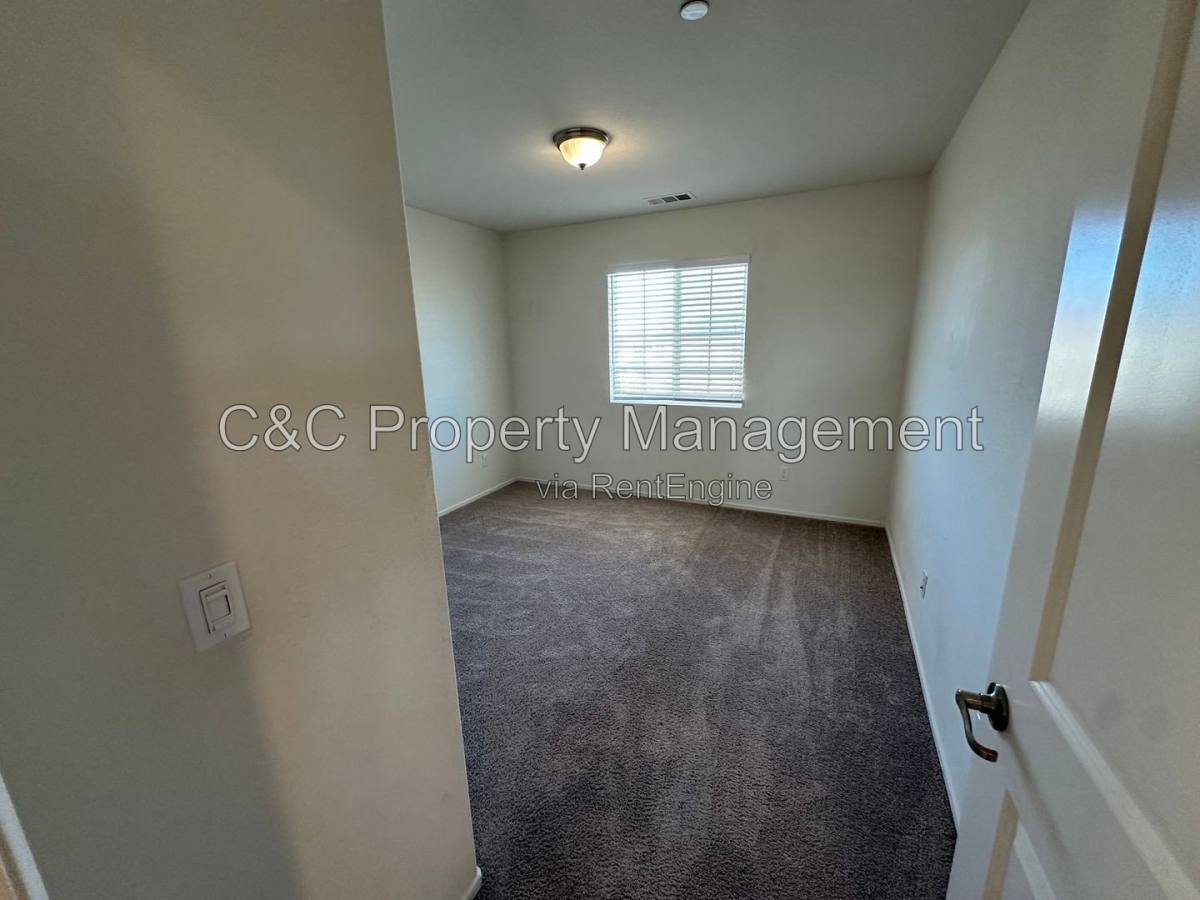House for rent at 15190 Paseo Verde Place, Victorville, CA 92394