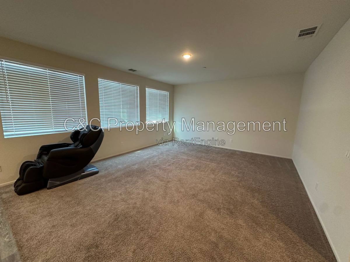 House for rent at 15190 Paseo Verde Place, Victorville, CA 92394