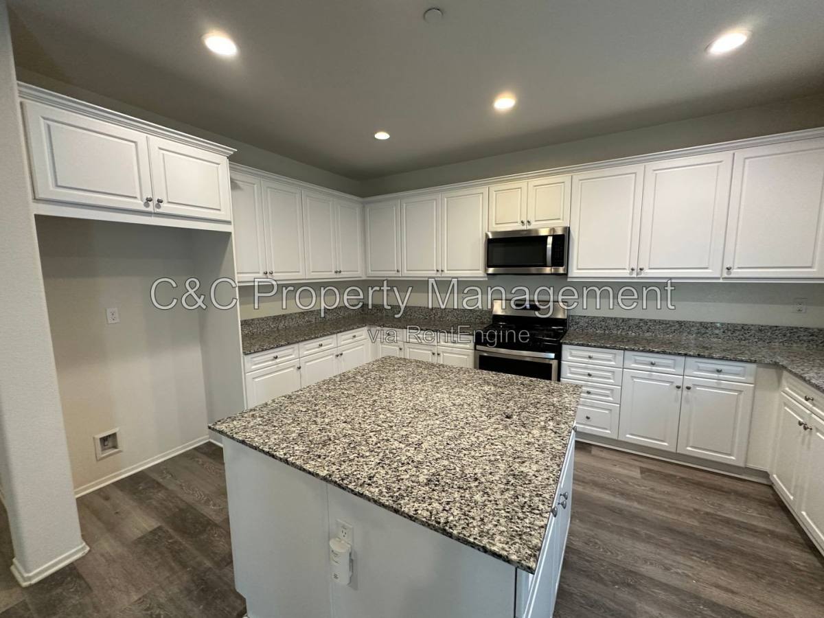 House for rent at 15190 Paseo Verde Place, Victorville, CA 92394