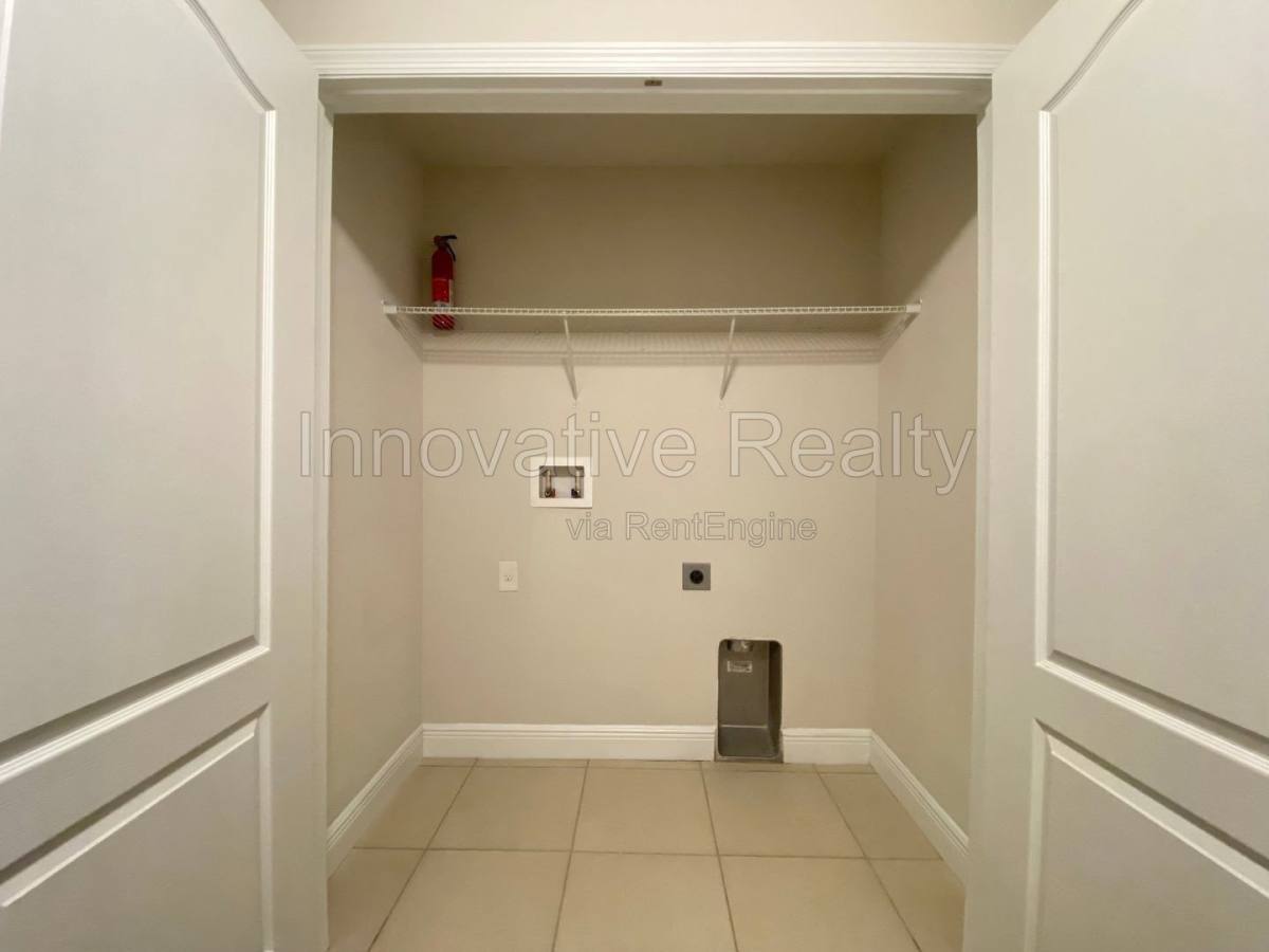 Townhouse for rent at 7640 Aloma Pines Court, Winter Park, FL 32792